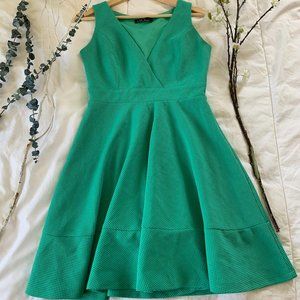 V Neck Sleeveless Dress